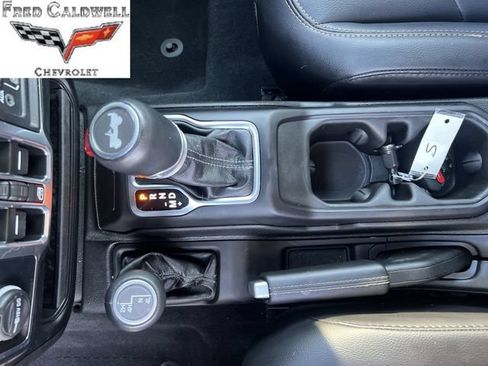 Used 2024 Jeep Wrangler Unlimited Sahara w/ Technology Group AWD/4WD image 21