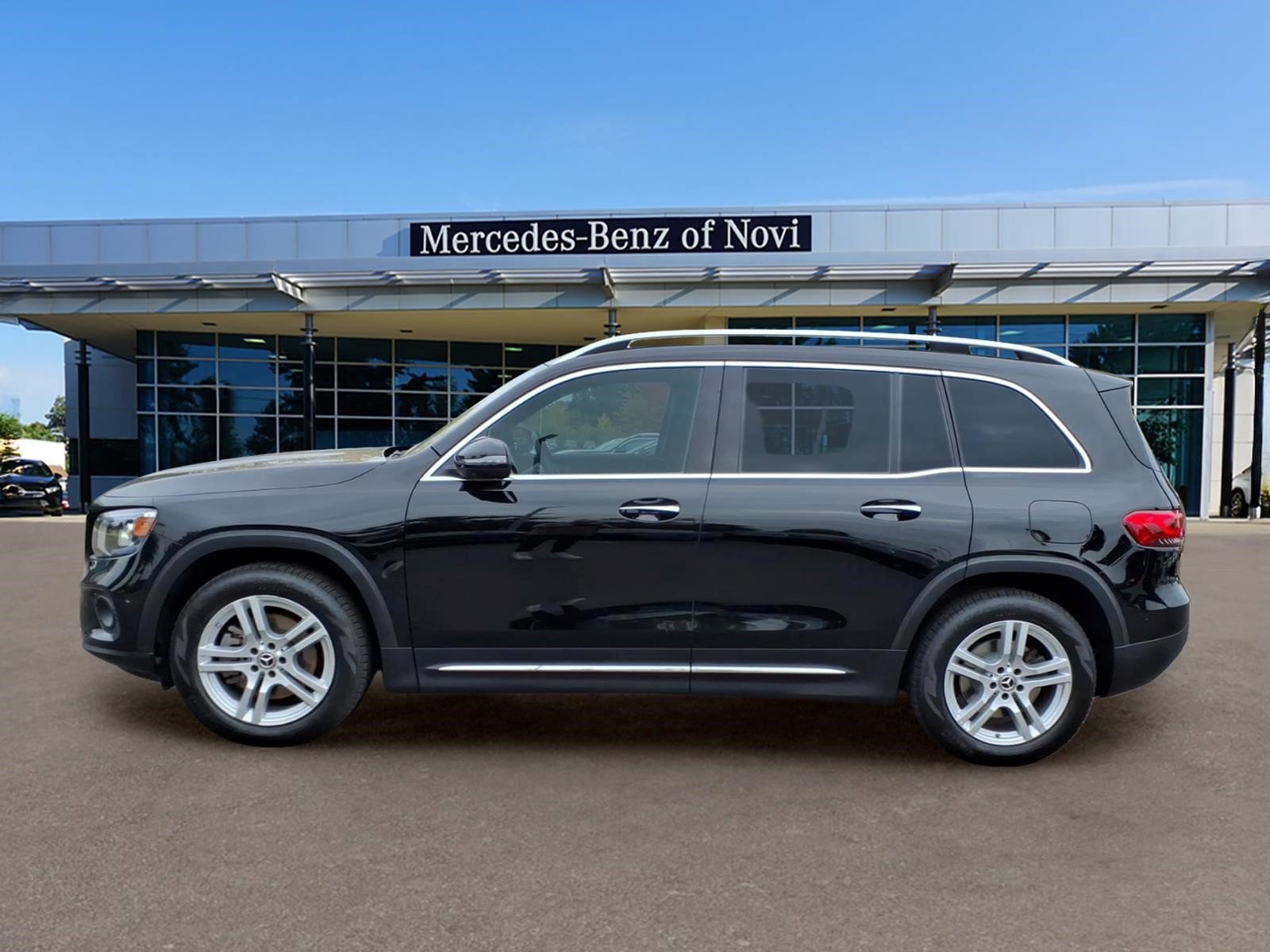 Certified 2023 Mercedes-Benz GLB 250 4MATIC image 2
