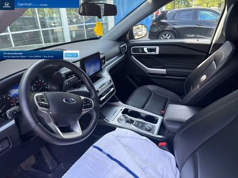 Used 2023 Ford Explorer XLT w/ Equipment Group 202A AWD/4WD image 16