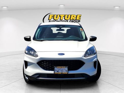 Certified 2022 Ford Escape SE AWD/4WD image 2