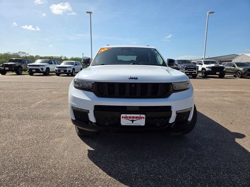 Used 2024 Jeep Grand Cherokee L Limited w/ Luxury Tech Group II RWD image 2