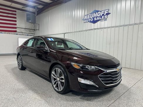 Used 2021 Chevrolet Malibu LT FWD image 2