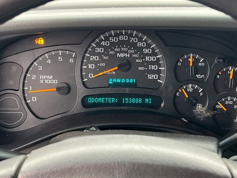 Used 2004 Chevrolet Silverado 2500 LS RWD image 23
