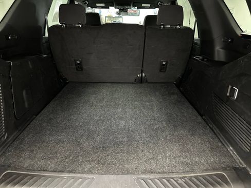 Used 2023 Chevrolet Tahoe 4WD w/ 1FL Safety Package image 17