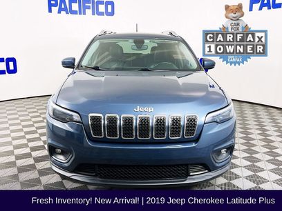 Used 2019 Jeep Cherokee Latitude Plus w/ Comfort/Convenience Group