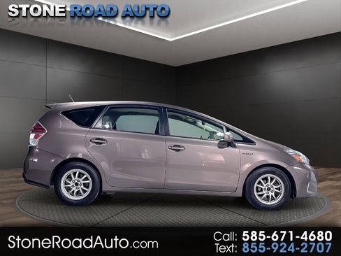 Used 2016 Toyota Prius V Four FWD image 1