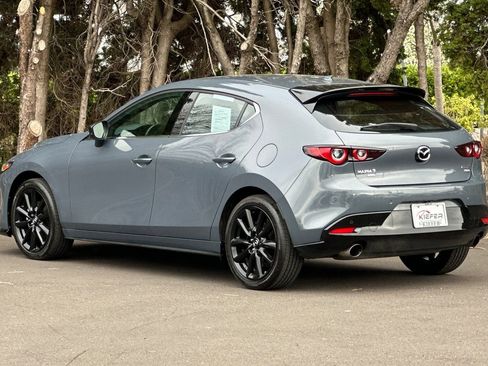 Used 2025 MAZDA MAZDA3 Hatchback w/Premium Plus Pkg image 6
