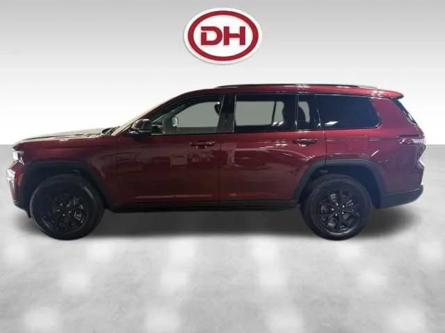 Used 2025 Jeep Grand Cherokee L Laredo AWD/4WD image 8