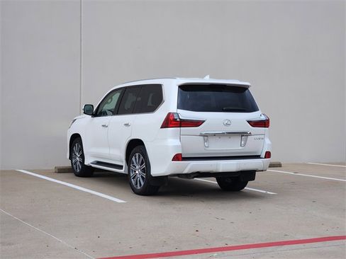 Used 2016 Lexus LX 570 4WD image 3