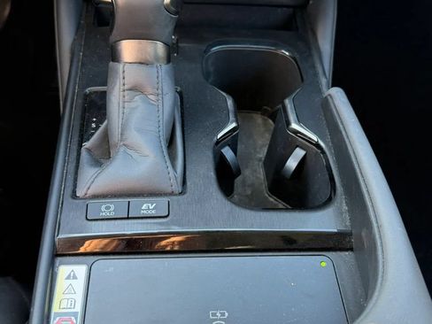 Used 2024 Lexus ES 300h Ultra Luxury w/ Accessory Package (Z2) FWD image 28