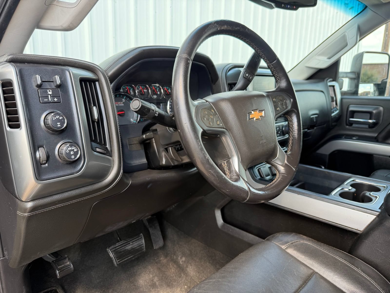Used 2018 Chevrolet Silverado 2500 LTZ w/ Duramax Plus Package AWD/4WD image 17