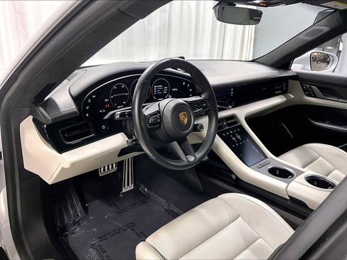 Used 2022 Porsche Taycan Turbo S image 7