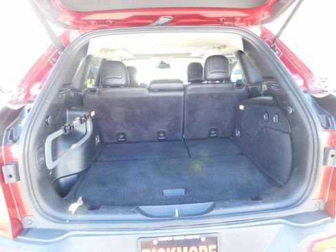 Used 2017 Jeep Cherokee Trailhawk AWD/4WD image 6