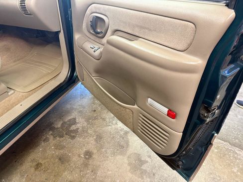 Used 1998 Chevrolet Silverado 1500 2WD Extended Cab w/ Preferred Equipment Group 2 image 19