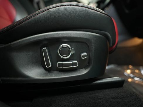 Used 2020 Jaguar F-PACE R-Sport image 34