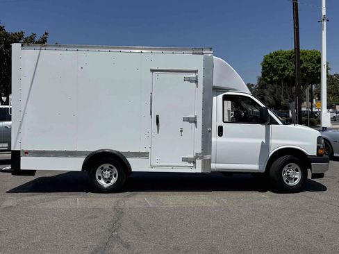 Used 2023 Chevrolet Express 3500 w/ Power Convenience Package RWD image 7