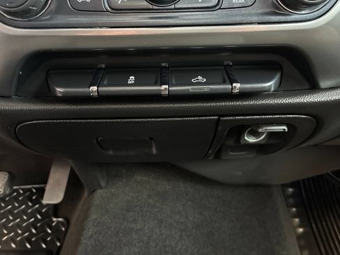 Used 2018 Chevrolet Silverado 1500 LT w/ All Star Edition AWD/4WD image 20