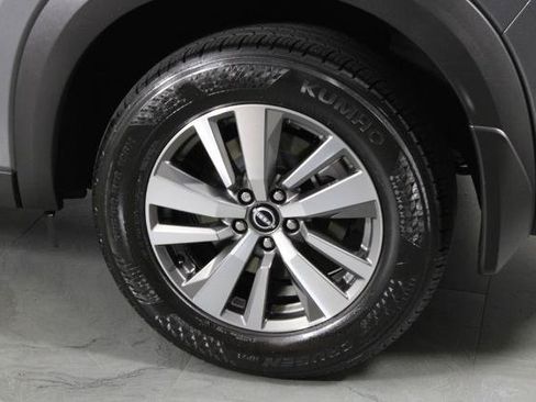 Certified 2025 Nissan Pathfinder SL w/ Cargo Package FWD image 15