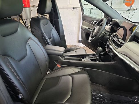 Used 2024 Jeep Compass Limited AWD/4WD image 10