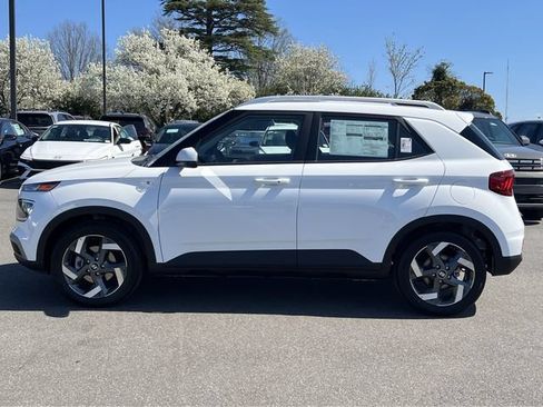 New 2026 Hyundai Venue SEL FWD image 31