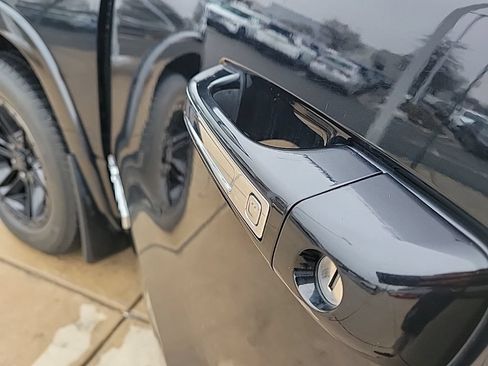 Used 2020 RAM 1500 Laramie AWD/4WD image 10