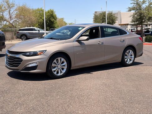 Used 2024 Chevrolet Malibu LT FWD image 2