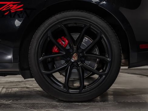 Used 2023 Porsche Macan GTS w/ GTS Sport Package image 17