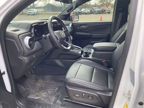 Used 2023 Chevrolet Colorado LT w/ LT Convenience Package III image 11