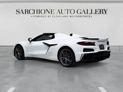 Used 2025 Chevrolet Corvette Z06 RWD image 2