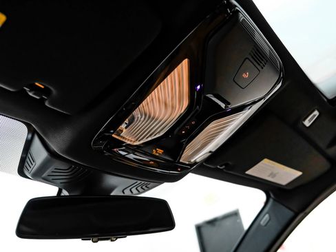 Used 2019 BMW 540i xDrive w/ M Sport Package image 33