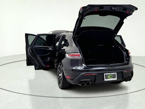 Used 2024 Porsche Macan S AWD/4WD image 17
