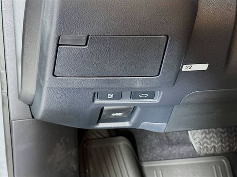 New 2025 Lexus ES 300h w/ Premium Package image 10