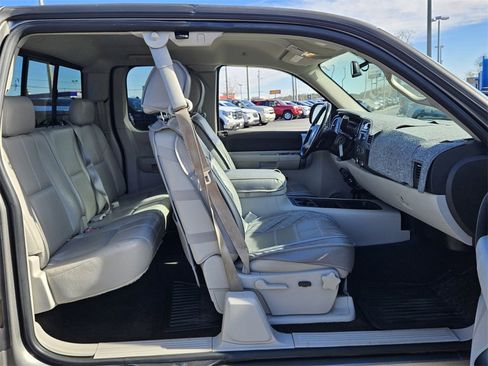 Used 2008 Chevrolet Silverado 2500 LT w/ 2LT Convenience Package image 12