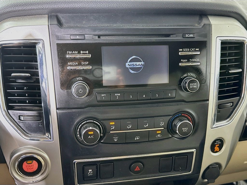 Used 2017 Nissan Titan SV RWD image 17