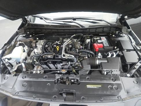 Used 2024 Nissan Altima 2.5 SV FWD image 11