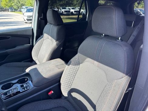 Used 2025 Honda Pilot Sport image 10