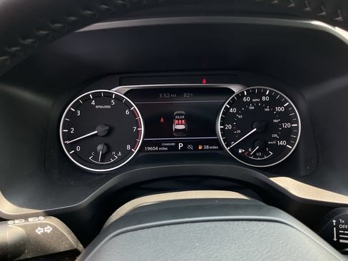Used 2025 Nissan Rogue SV w/ SV Premium Package FWD image 34