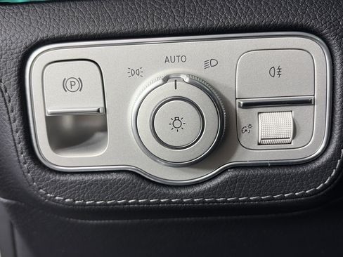 Used 2024 Mercedes-Benz GLS 580 4MATIC image 43
