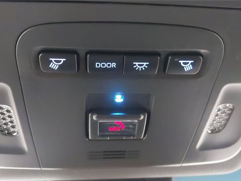 Used 2021 Toyota Avalon XLE w/ Carpet Mat Package (TMS) image 26