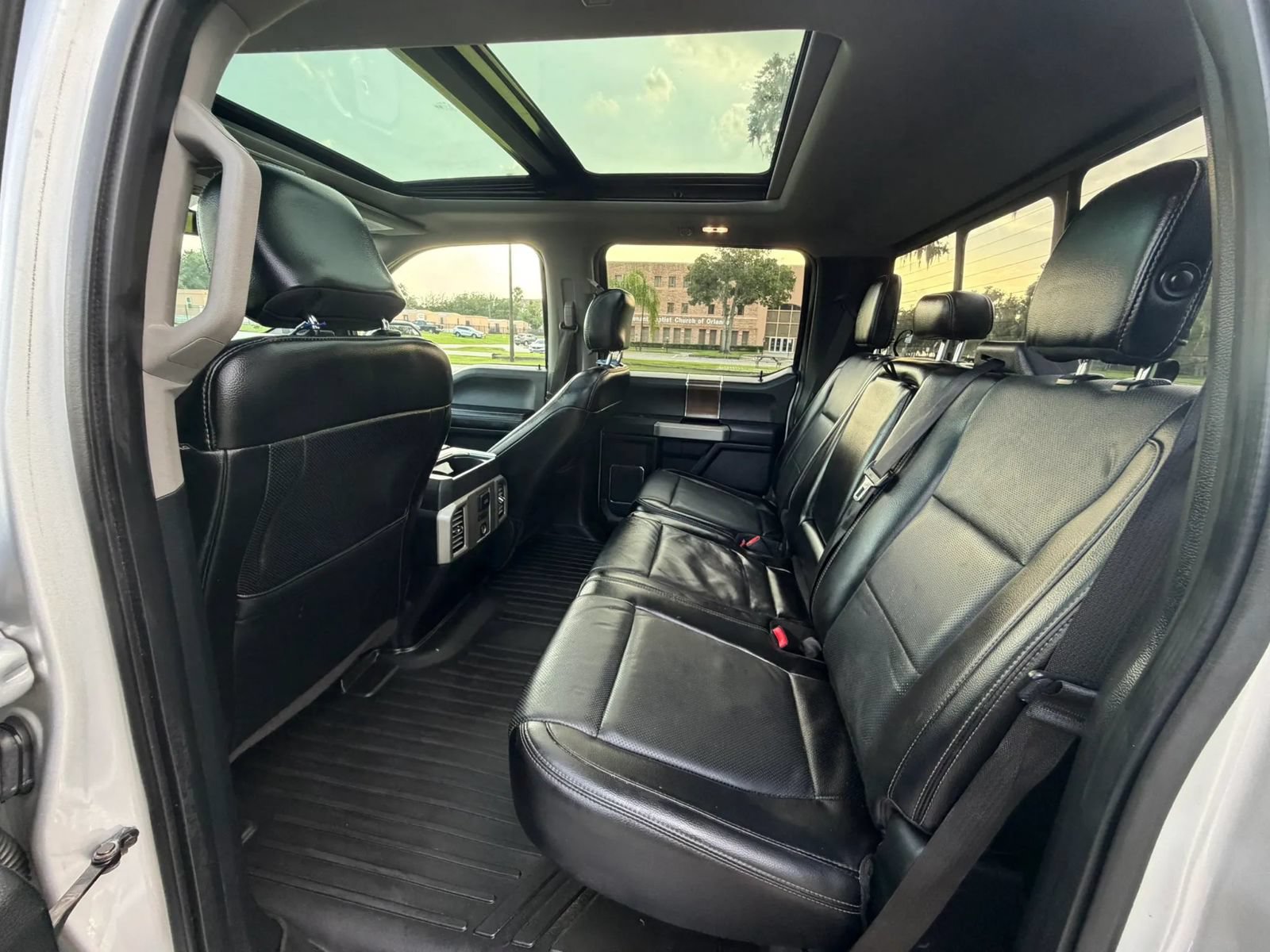 Used 2016 Ford F150 Lariat w/ Equipment Group 502A Luxury AWD/4WD image 18