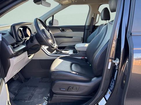 Used 2024 Kia Carnival LX FWD image 13