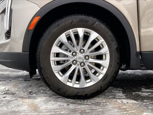 Used 2024 Cadillac XT4 Luxury w/ Cold Weather Package image 8