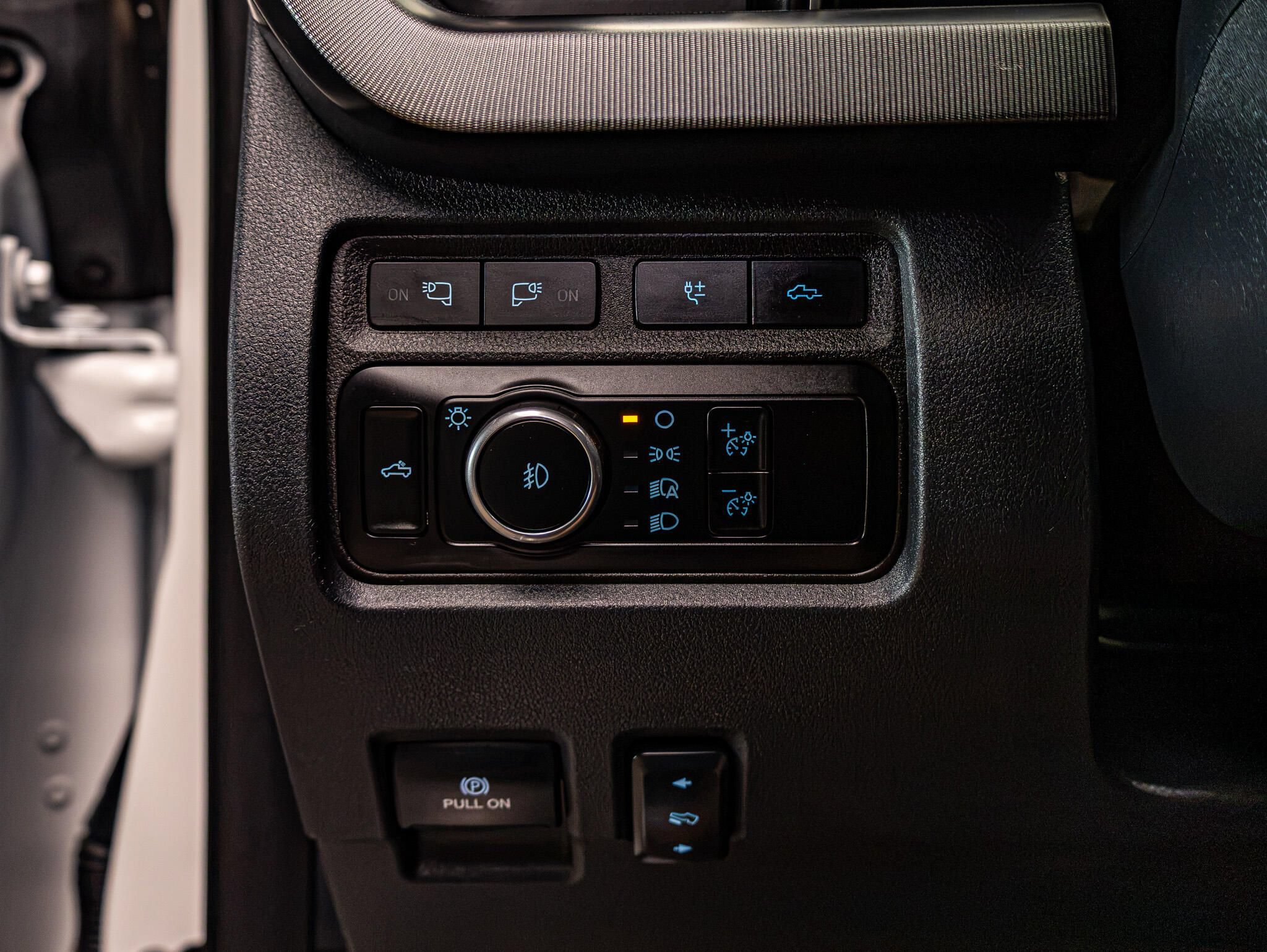 Used 2024 Ford F350 Platinum AWD/4WD image 19