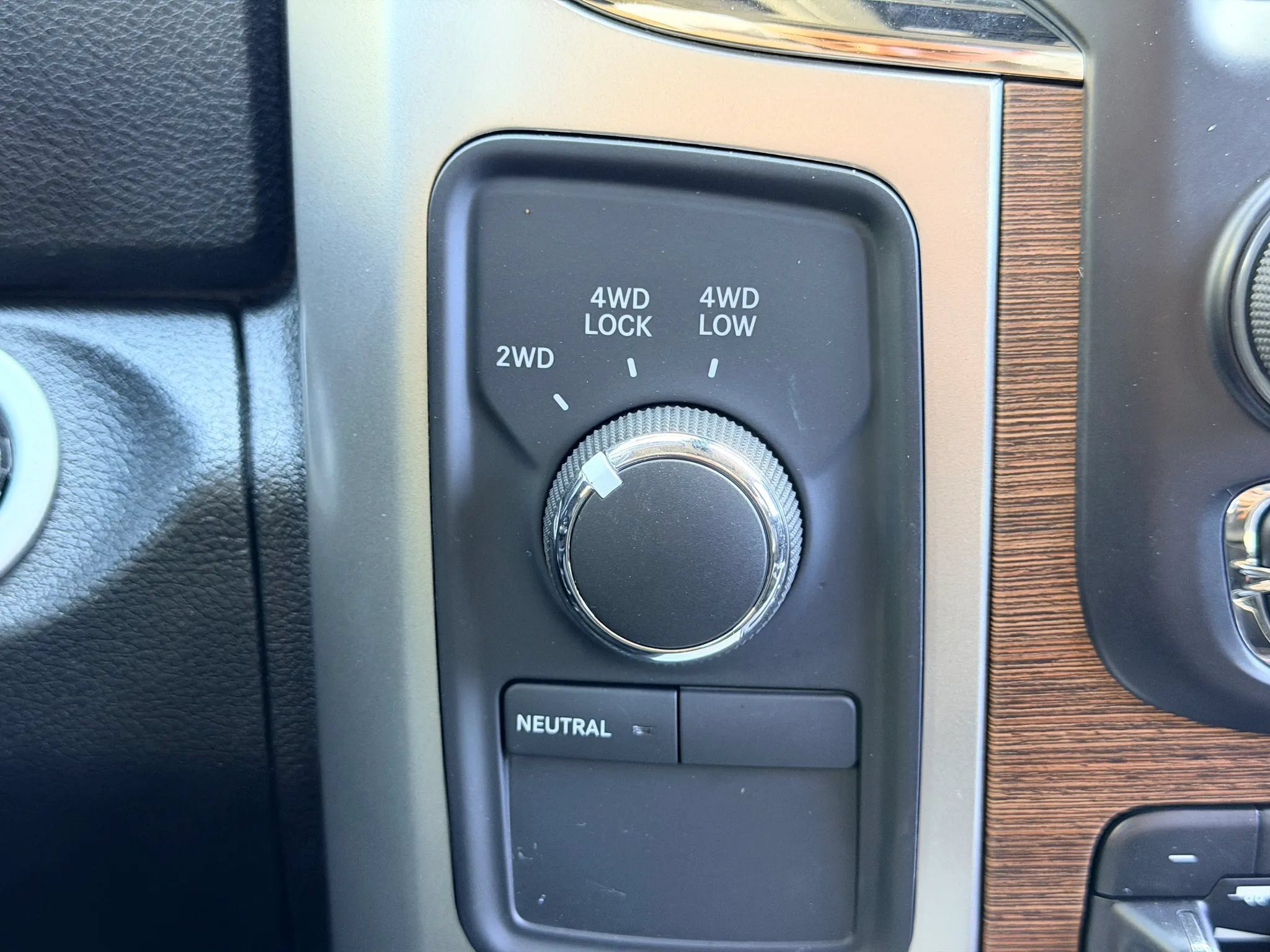Used 2016 RAM 2500 Laramie w/ Convenience Group AWD/4WD image 23