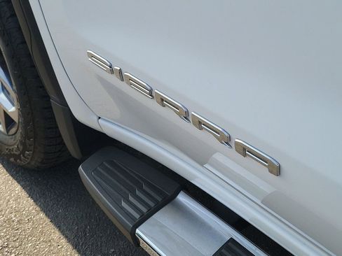 Used 2024 GMC Sierra 1500 SLT w/ SLT Premium Plus Package image 31