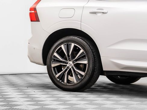 Used 2022 Volvo XC60 B5 Momentum w/ Advanced Package image 32