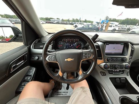 Used 2018 Chevrolet Suburban LT AWD/4WD image 30