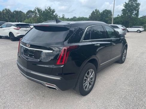 Used 2022 Cadillac XT5 Premium Luxury FWD image 2