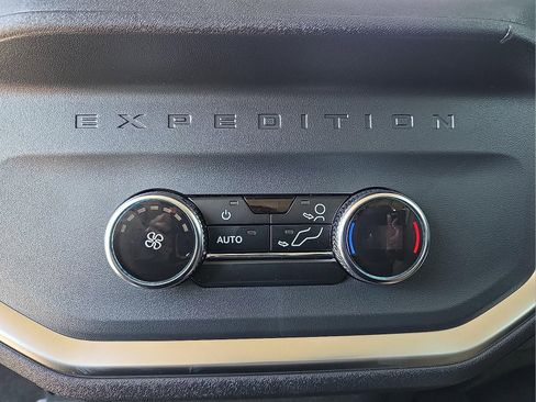 New 2026 Ford Expedition Active image 14