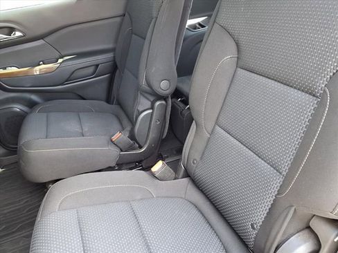 Used 2021 GMC Acadia SLE w/ Driver Convenience Package image 7